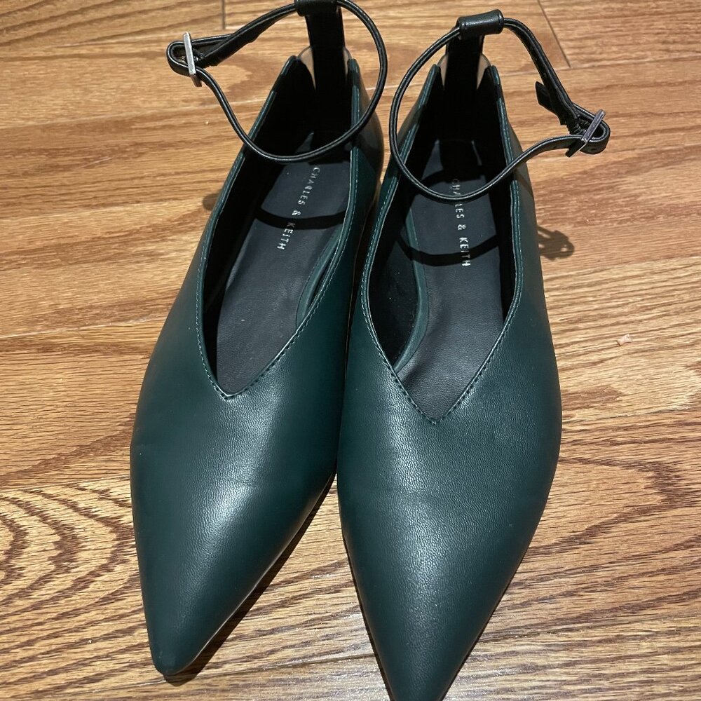 flat with ankle strap